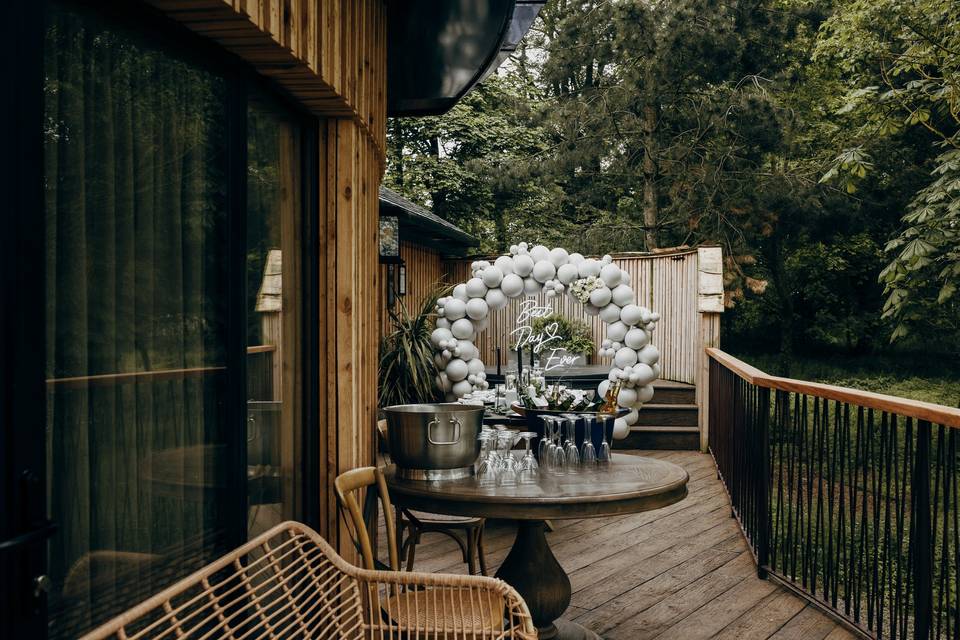 Treehouse Balcony Set Up