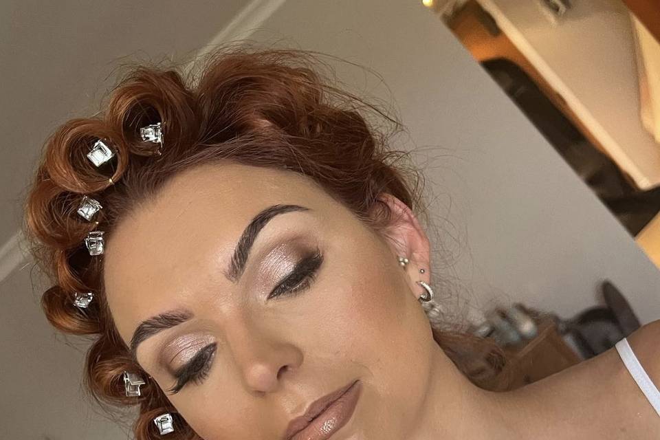 Shimmering makeup