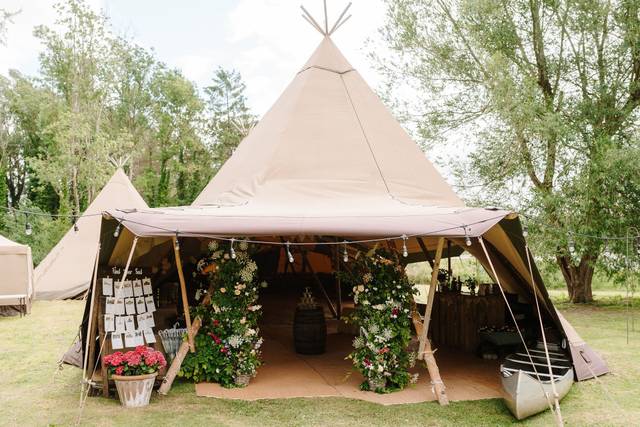 Charlotte & Patricks 4 Tipis