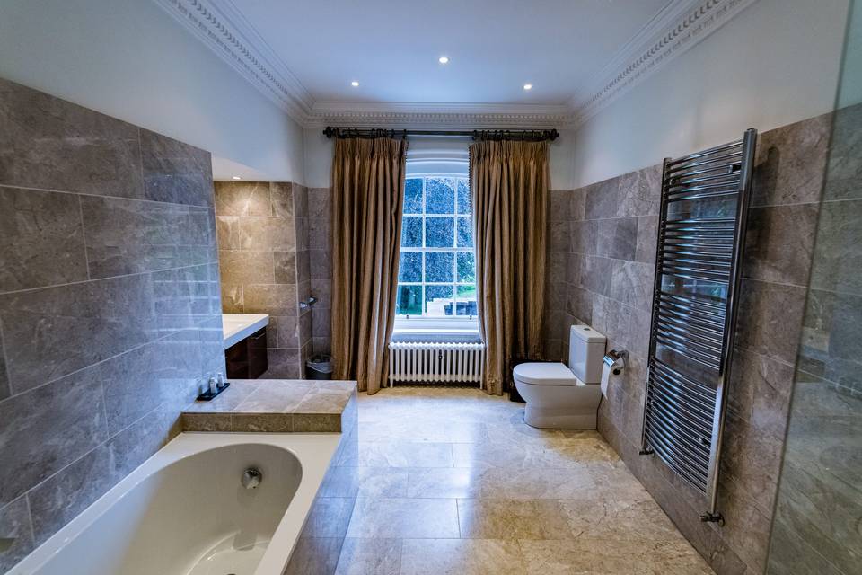 Barlow Suite Bathroom