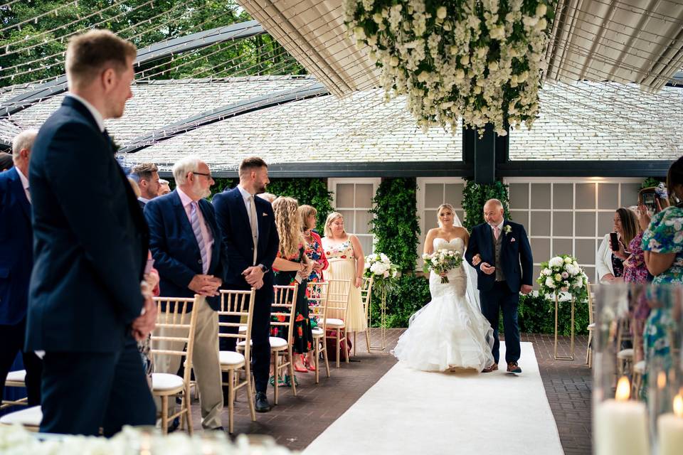 Groom - Courtyard - roof open