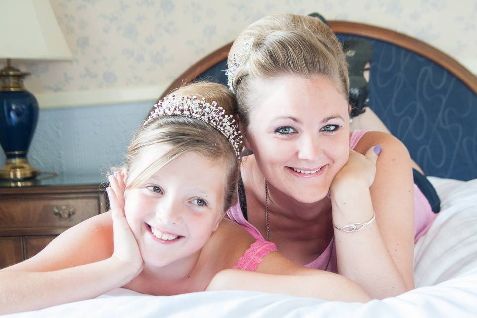 Bridesmaid & flower girl w295