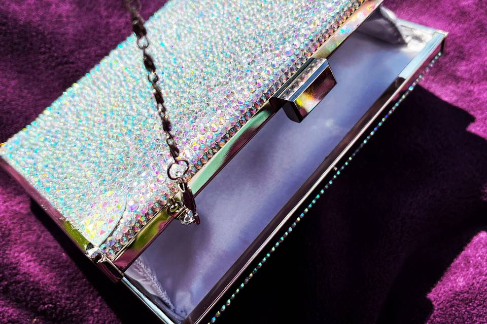 Burlesque hard clutch