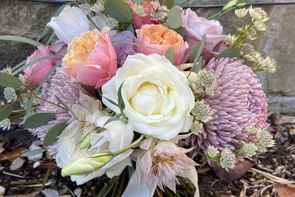 Pastel brides bouquet