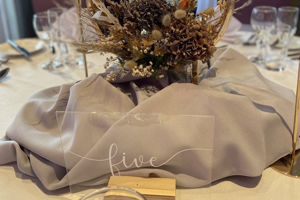 Dried flower centrepiece