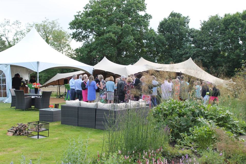 Stretch tent and service setup