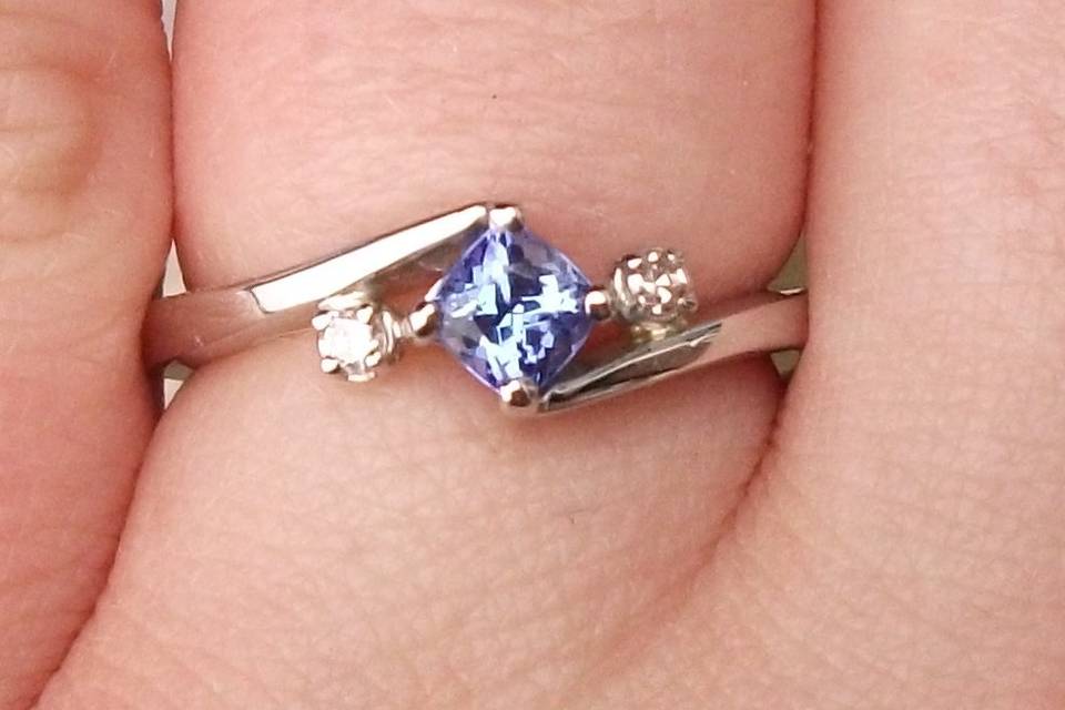 Platinum,tanzanite & diamond