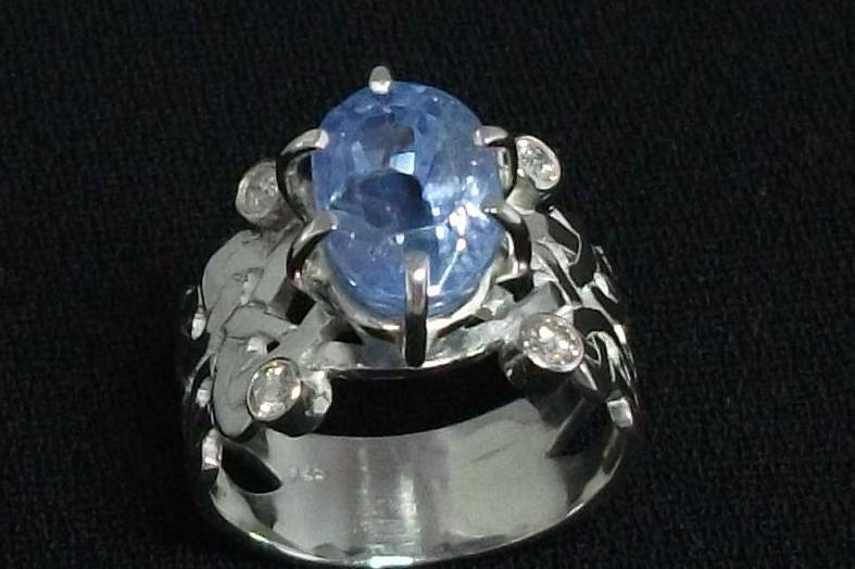 Sapphire & diamond celtic ri