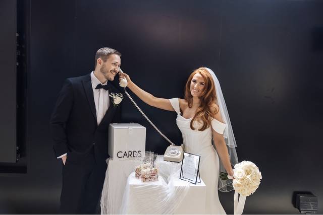 Editorial wedding flowers