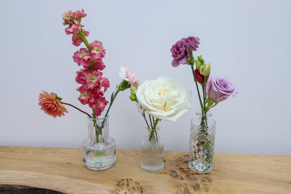Minimalist floral arrangement on table