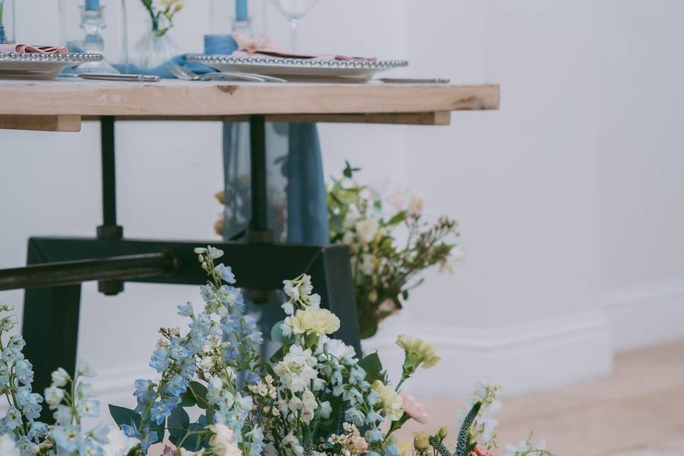 Floral meadow decor