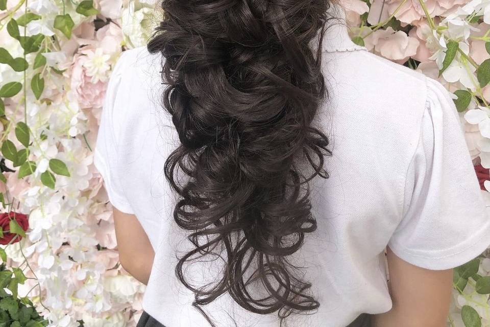 Twisted textured loose Braid