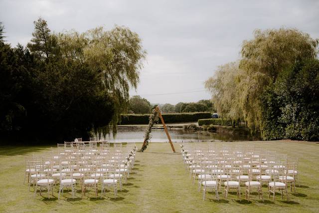 Front lawn ceremony Bright Sig