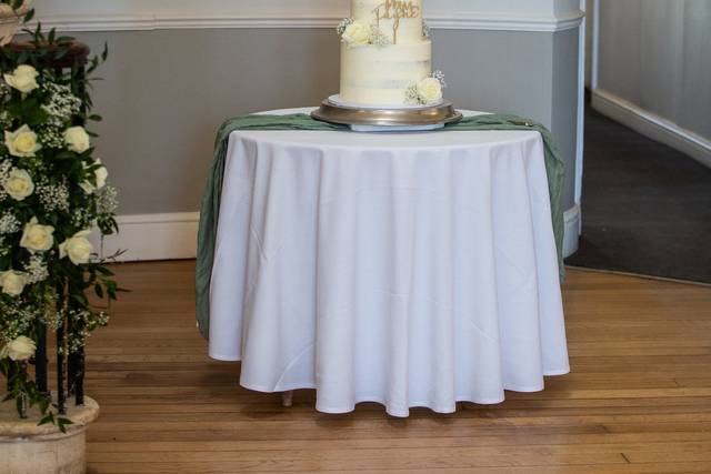 Three tier semi naked