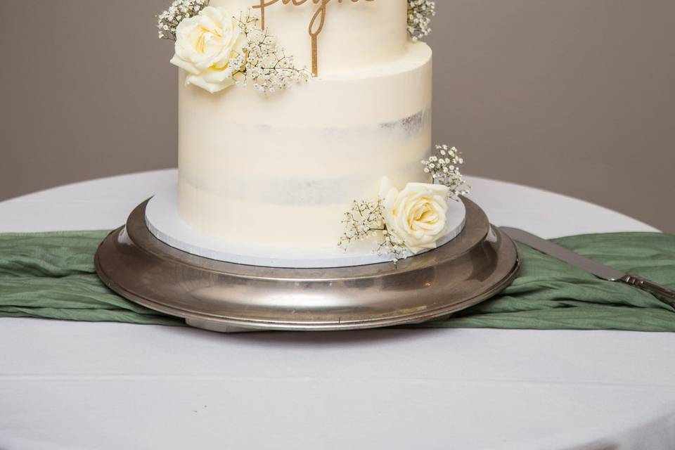 Three tier semi naked