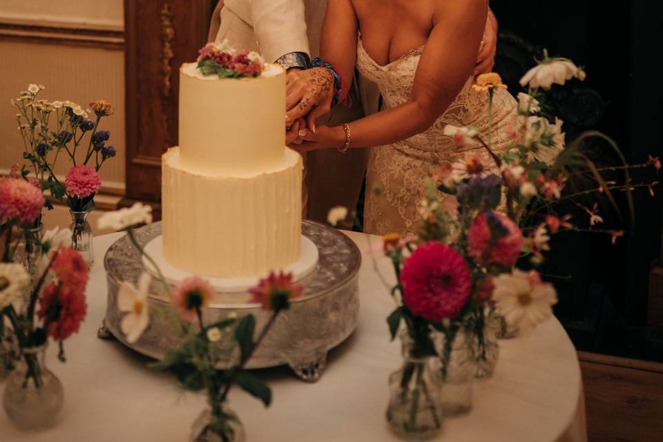 Two tier rustic cake