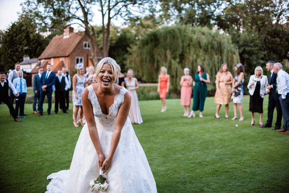 Bouquet toss