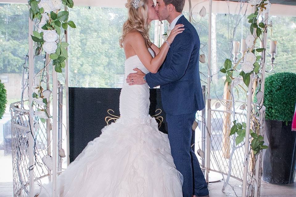 Just married under Pagoda