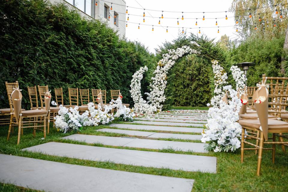 Aisle Decor