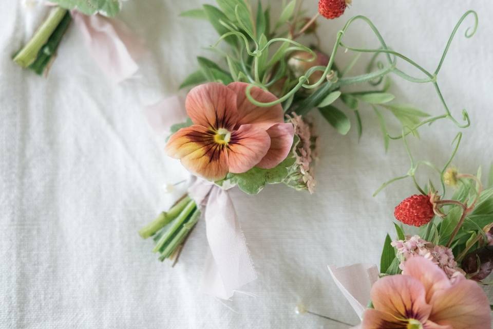 July wedding buttonholes