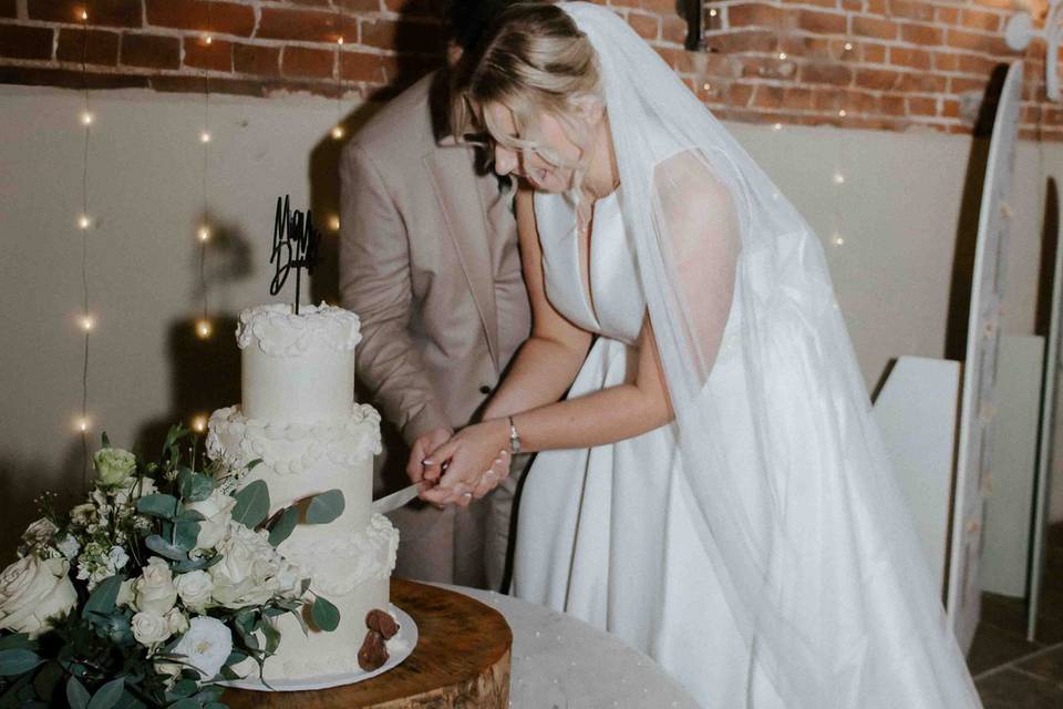 Cake cut