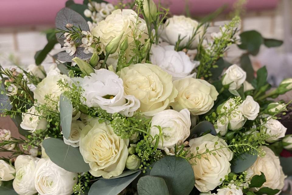 White and green fresh bouquet