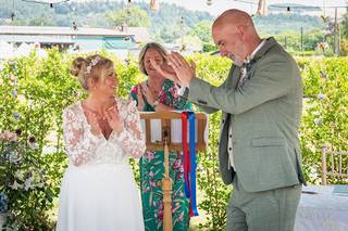 Ceremonies by Lisa Rogers - Celebrant