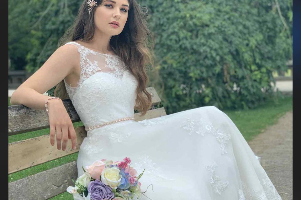 For the Modern Classic Bride