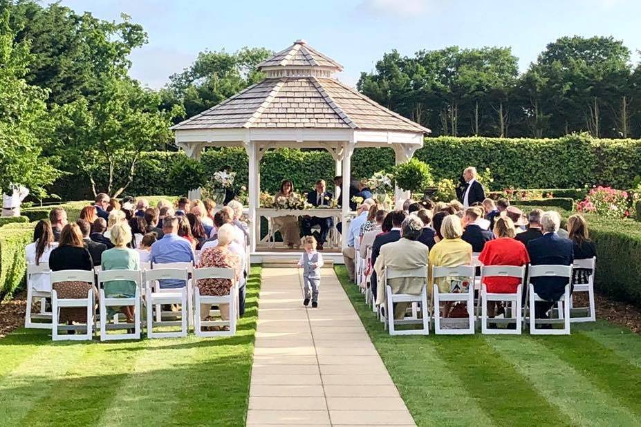 Sweeping Staircase at The Lawn