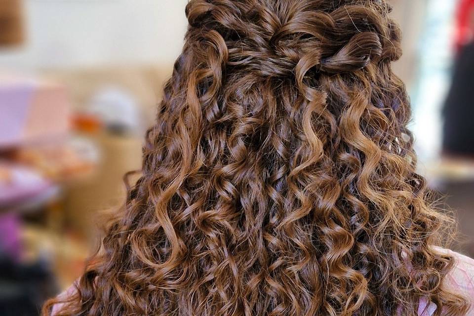 Natural Curls half up