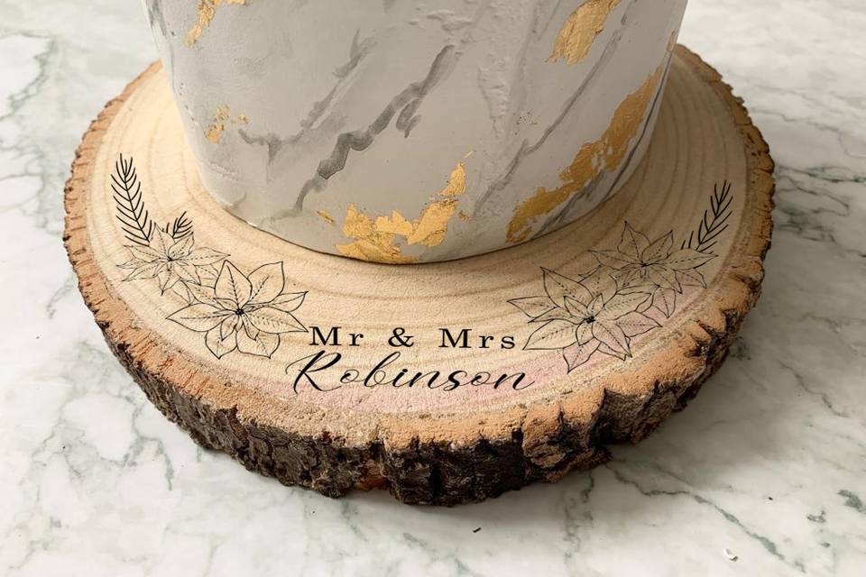 Personalised cake stand