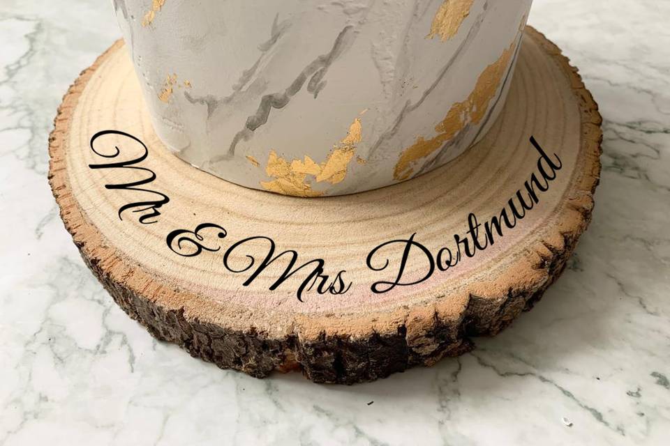 Personalised cake stand