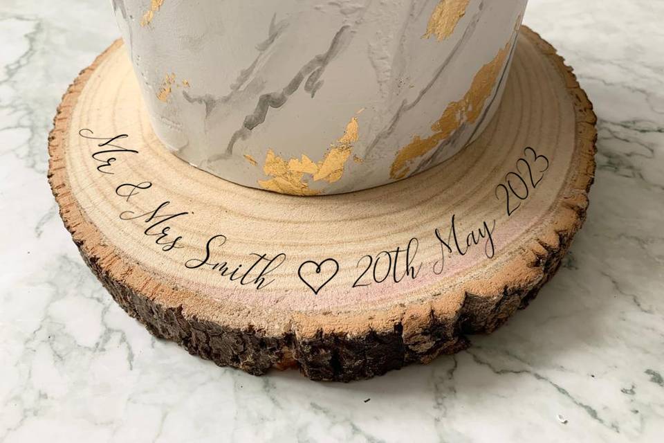 Personalised cake stand