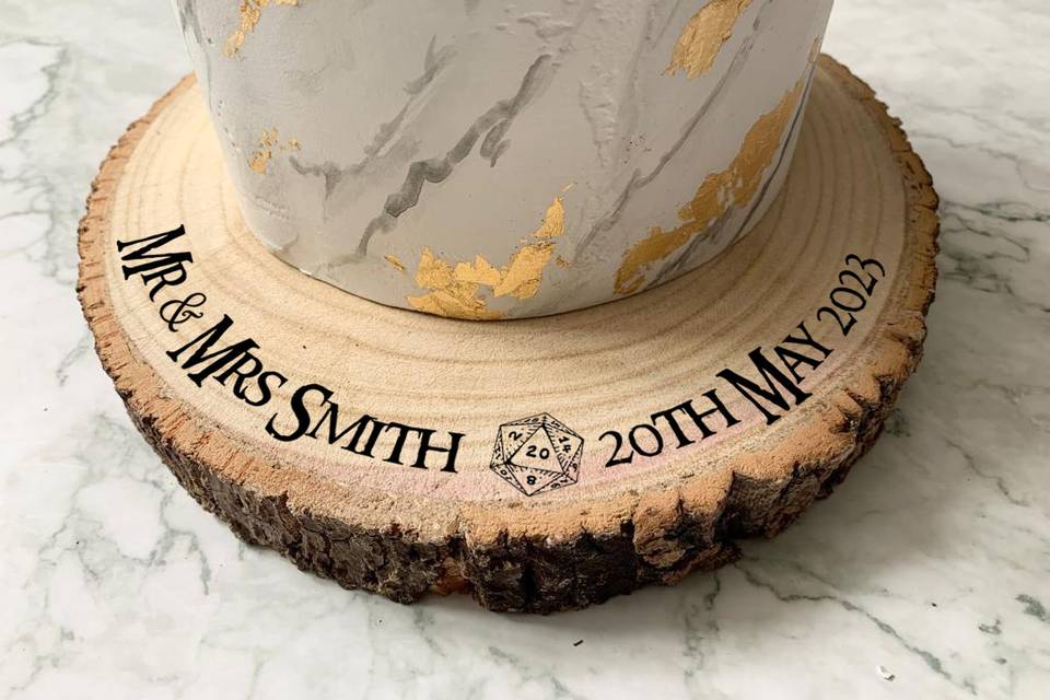 Personalised cake stand