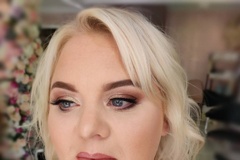 Glam make up