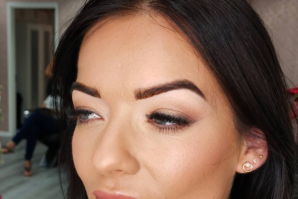 Natural soft glam