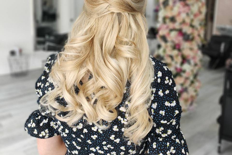 Prom hair