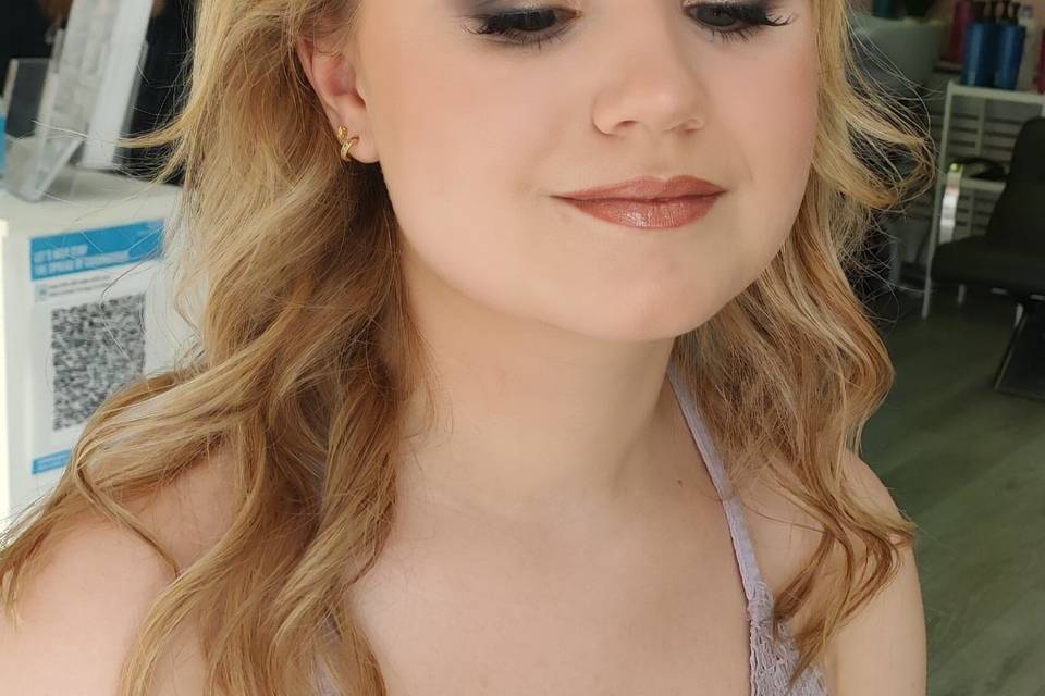 Prom make up