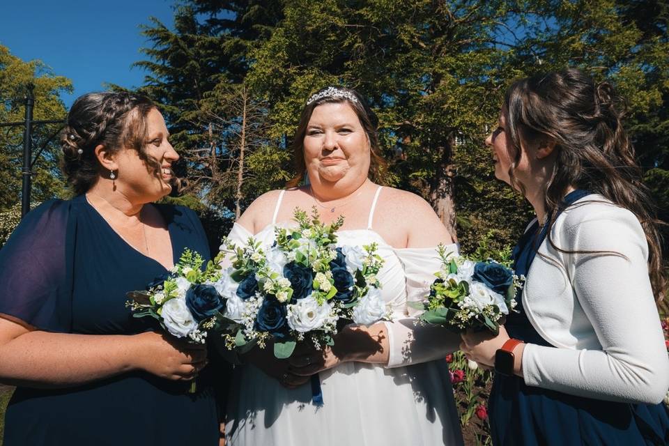 Bride & Bridesmaids
