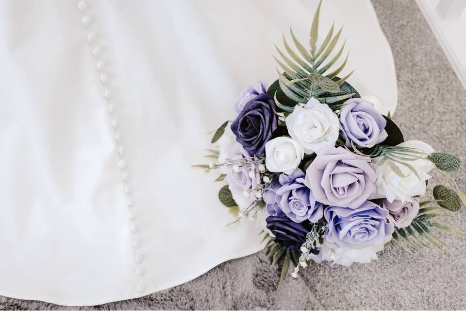 The dress & the bouquet