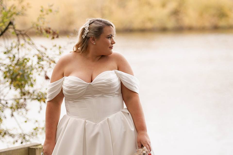 Laura at Nunsmere Hall
