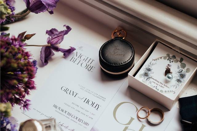 Flutterbeeze Wedding Stationery