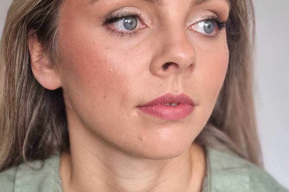 Soft bridal makeup