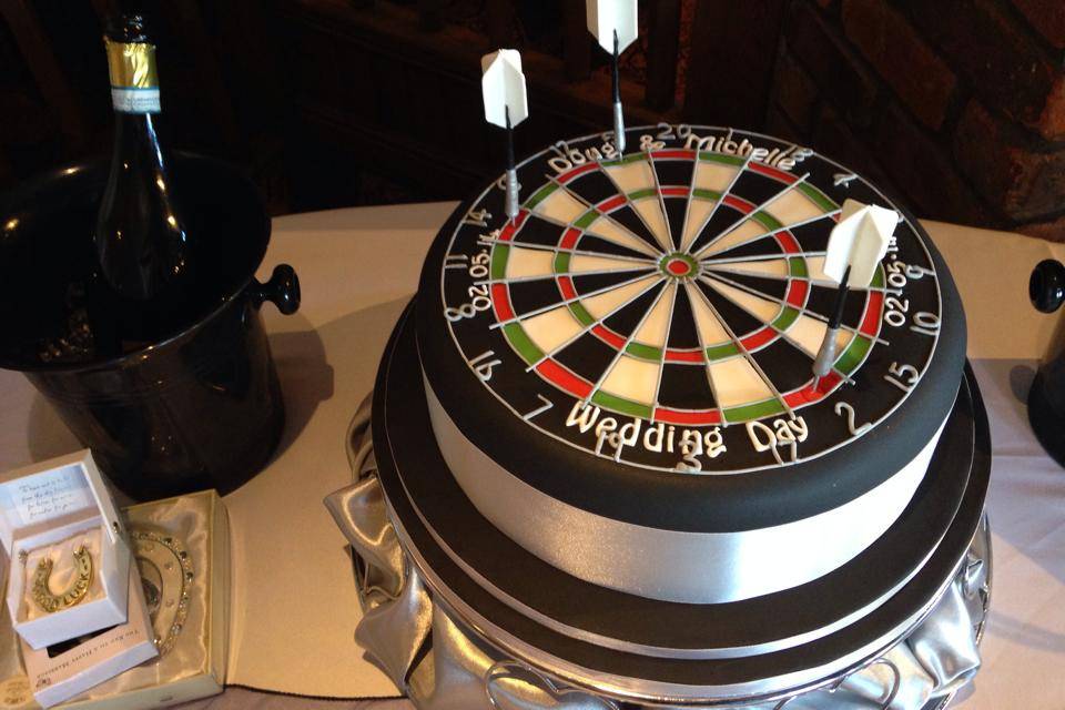 Dartboard wedding cake