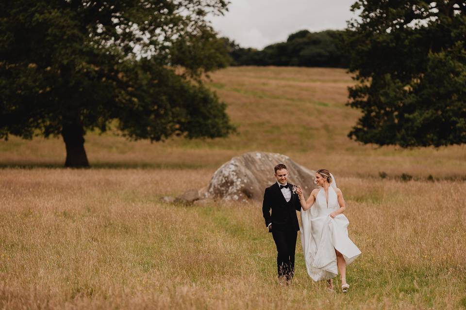 Newlyweds on Chatsworth park