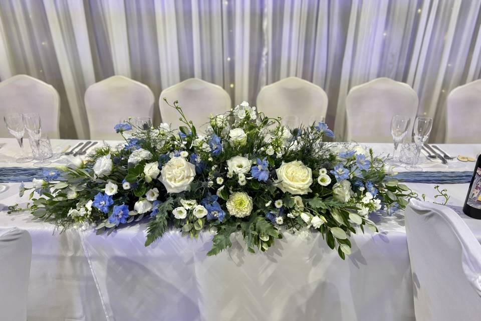 Top table arrangement