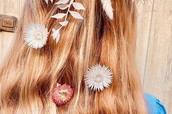 Dried flowers for hair