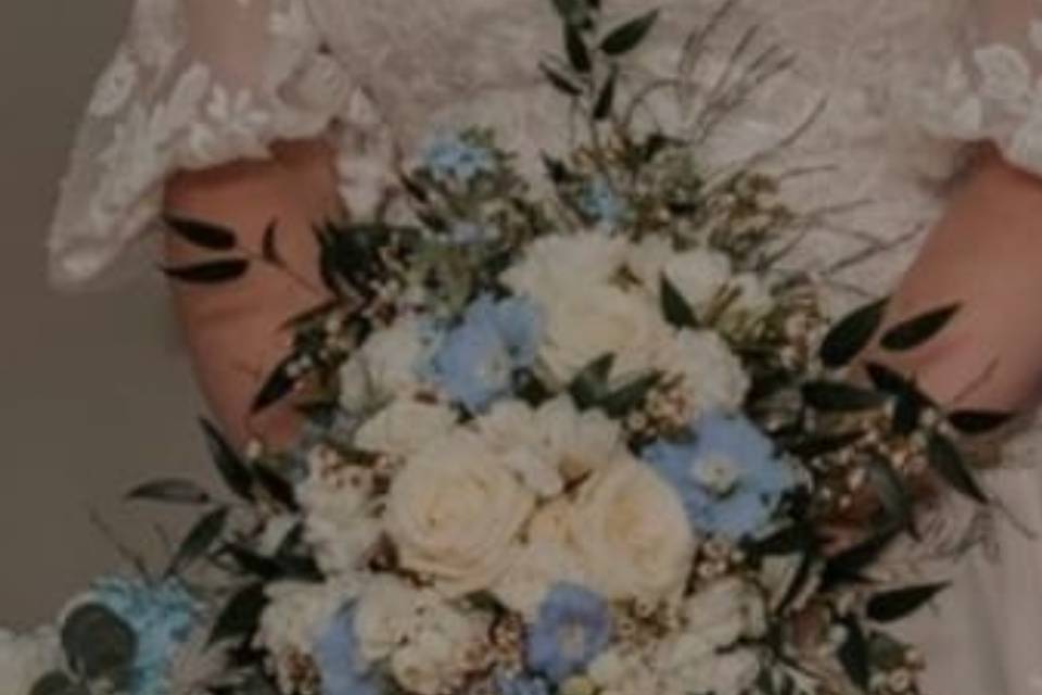 Cascading bouquet