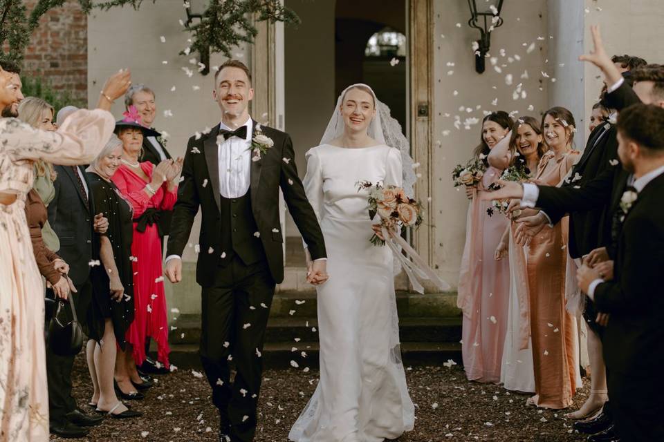 Confetti toss