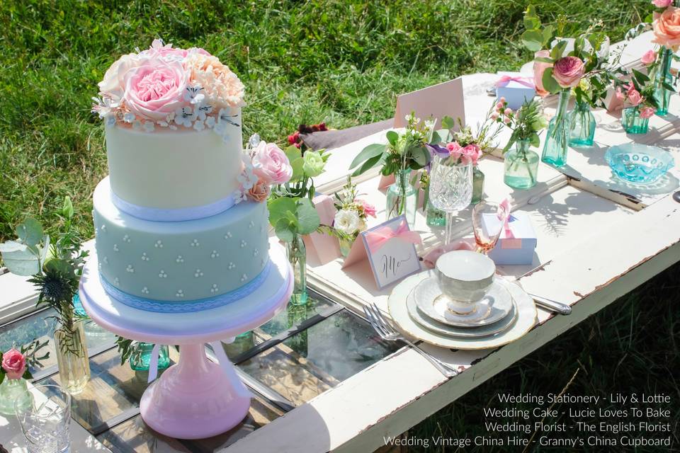 Blue and pink floral cake